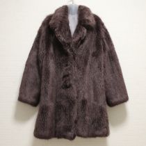 ボルドー系フェイクファーコート