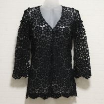 黒モチーフ付きクロッシェカーディ