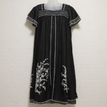 黒刺繍入りチュールレイヤーワンピース【9号】