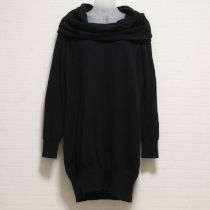 黒モチーフ付きオフタートルニットチュニック