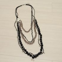 黒系5連ネックレス