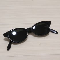 黒サングラス