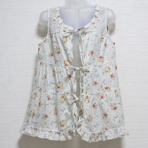 生成×ブルー系小花モチーフ付ジレ