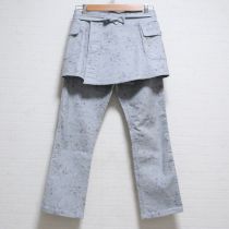 ブルーグレー花柄タブリエ付きパンツ