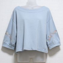 ブルーグレー野薔薇刺繍カットソー