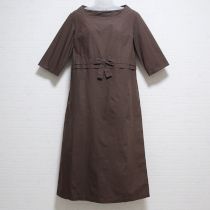 茶リボン使いワンピース