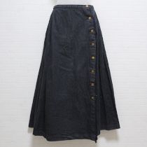 黒デニムプリーツスカート