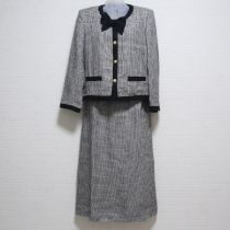 黒系千鳥格子スーツ