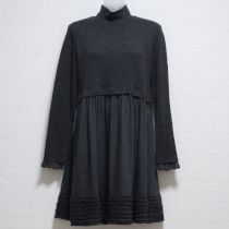グレーフリル使いハイネックカットソーワンピース