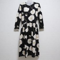 黒芥子プリントカットソーワンピース