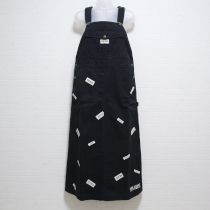 黒ロゴパッチサロペットスカート