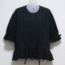 黒挟みレースペプラムブラウス