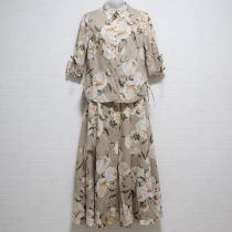 ベージュ芍薬ブラウス&スカート