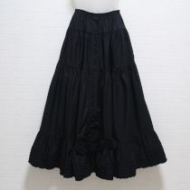 黒モチーフ付きピコフリルスカート