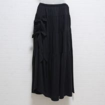 黒レーヨンカットソーたくし上げスカート