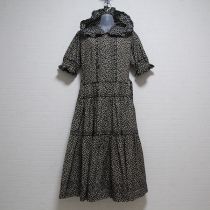黒小薔薇プリントフード付きワンピース