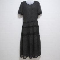 黒ドットシルクワンピース