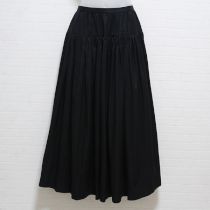 黒ギャザースカート