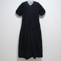 黒ピンタックワンピース