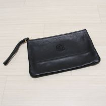黒カメリア刺繍レザーポーチ