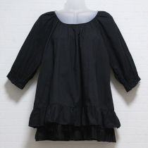 黒ネオダスティタンブラー×ローンフリルチュニックブラウス