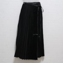 黒アコーディオンプリーツ巻きスカート