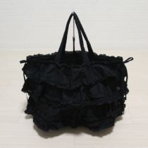 黒段々フリル巾着バッグ