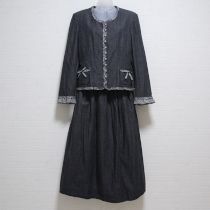 黒ギンガム使いデニムスーツ