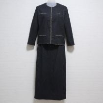 黒ブレード使いデニムスーツ