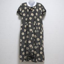 黒ドット雛菊ポリワンピース