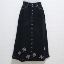 黒うさぎワッペンスカート