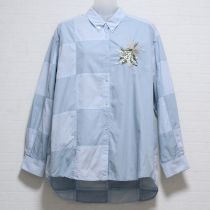 ブルーグレー鈴蘭刺繍パッチワークシャツ