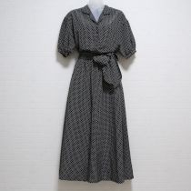 黒ドットワンピースサッシュ付き
