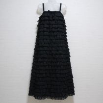 黒エンブロイダリー段々ワンピース