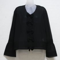 黒リボン使いシフォンブラウス