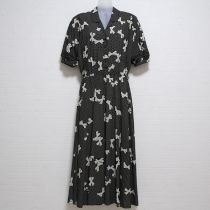 黒ドットリボンプリントポリワンピース