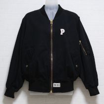 黒【P】ロゴブルゾン