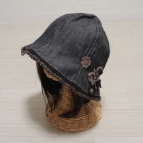 黒モチーフ付きデニムハット