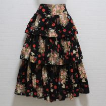 黒花かご段々スカート