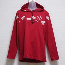 赤ロゴパッチフード付きTシャツ