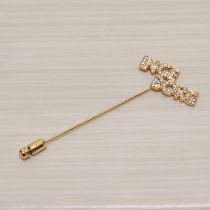 ラインストーンロゴピンブローチ