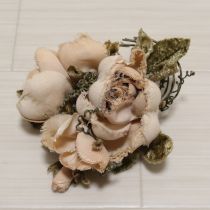 ベージュ系薔薇ブーケコサージュ