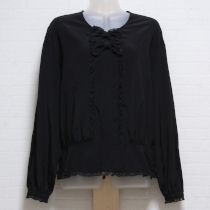 黒レース使いポリペプラムブラウス