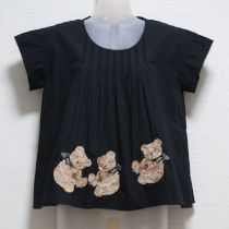 黒くま刺繍ブラウス