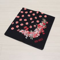 黒花柄ハンカチ