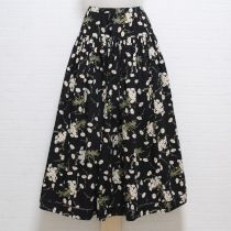 黒マーガレットスカート
