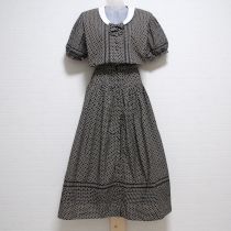 黒ドットワンピース
