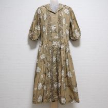ベージュ蓮華セーラーワンピース