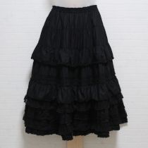 黒レース使いローン段々スカート