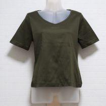 カーキロゴ刺繍VネックTシャツ
